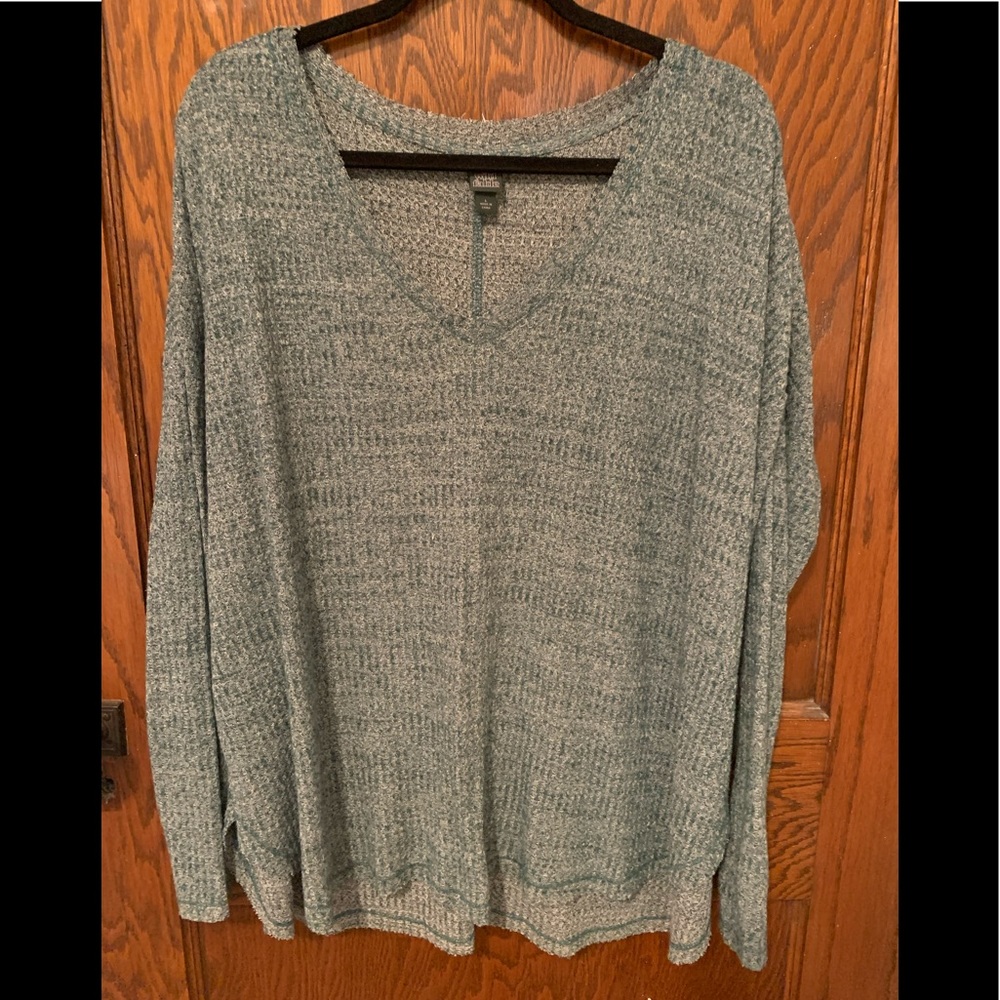Green flowy long sleeve shirt